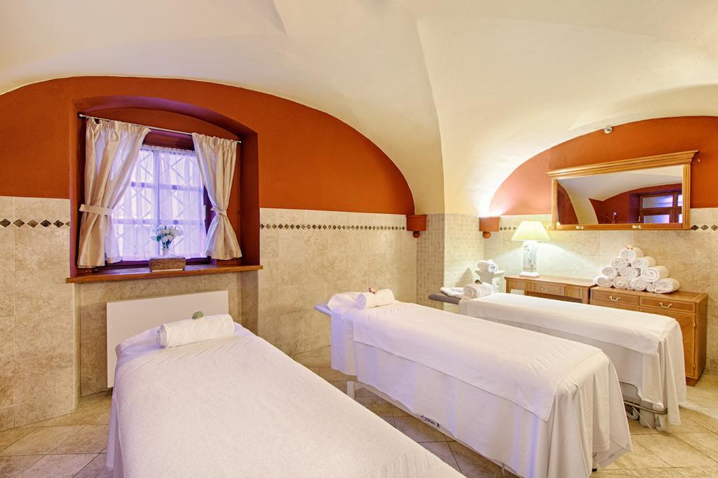 Hotel Hoffmeister Prague Exterior photo Spa treatment room